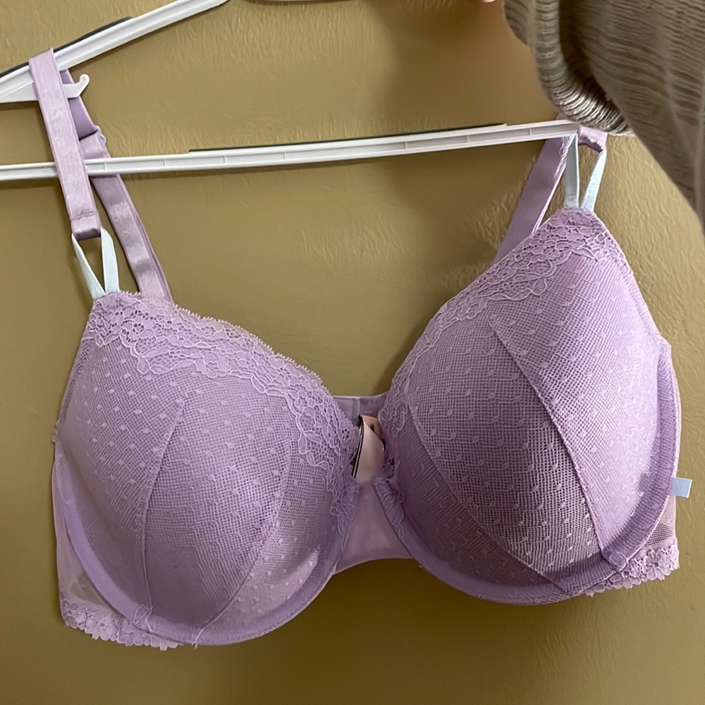 Victoria Secret Bra size 38D never worn w/o tags